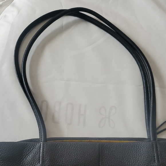 Elegant Black Leather Tote Bag - Picture 9 of 9